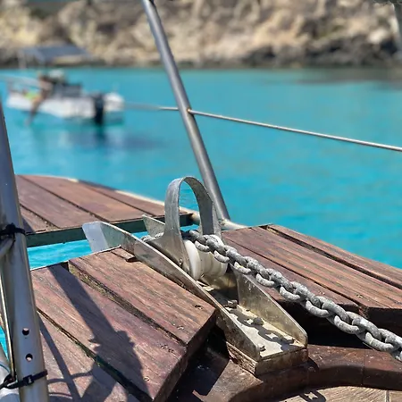 Sole Λαμπεντούζα